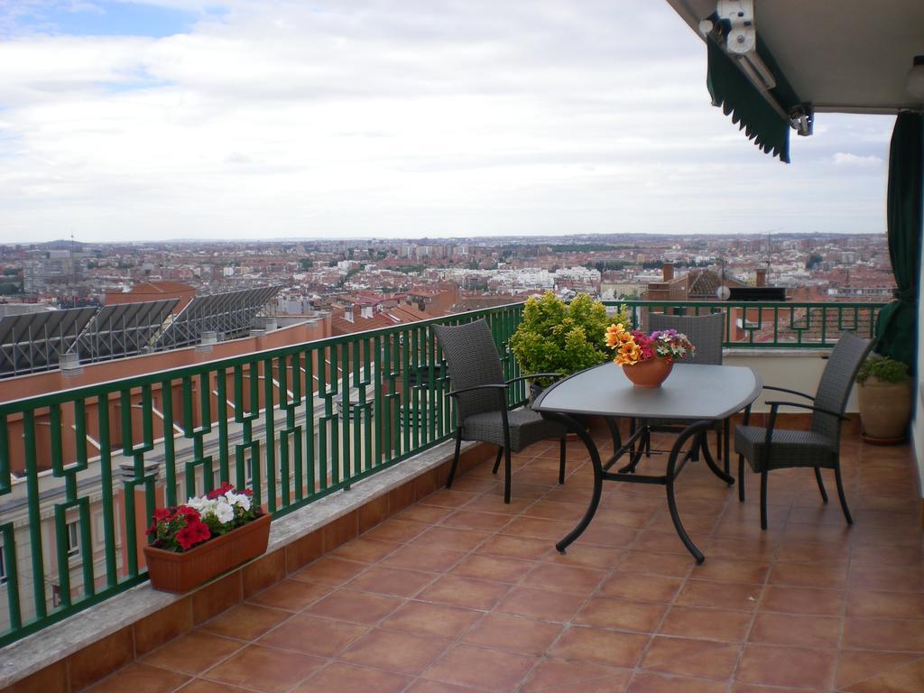 Atico Latina Apartment Мадрид Екстериор снимка